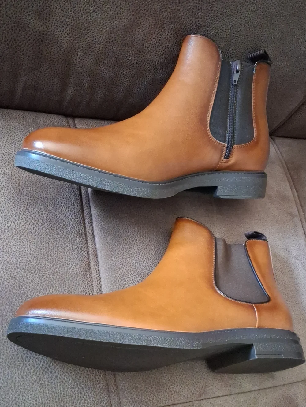 Madden NYC Men's Ettan Chelsea Boot Cognac Size 11 1/2